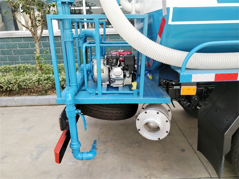 Isuzu NKR sewage cleaning truck made in China