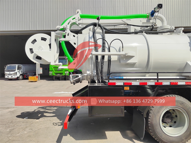 Shacman 6 wheeler vacuum sewer truck