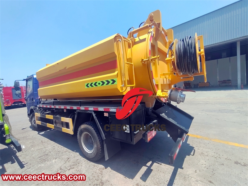 Howo 5 cbm truck mounted sewage jetter with factory direct sale