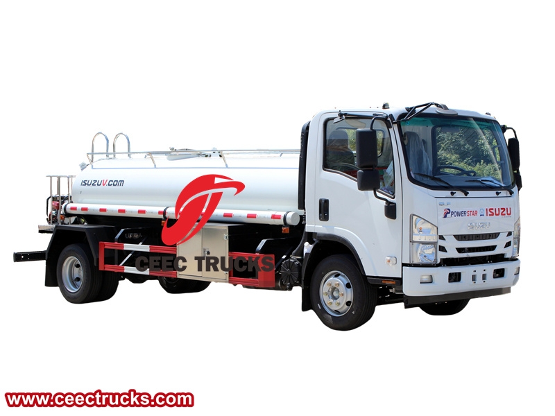 Isuzu 4x4 4cbm off-road potable water tanker for sale