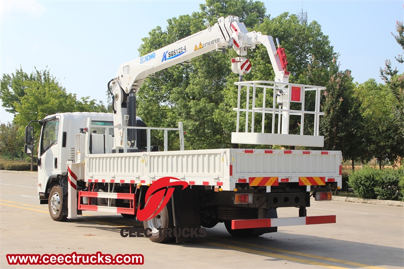 Isuzu Boom Crane Truck with Manlifter