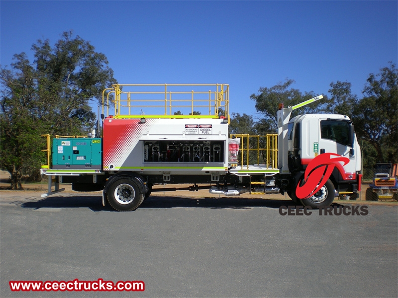 Isuzu 8 cbm fuel lubrication service truck