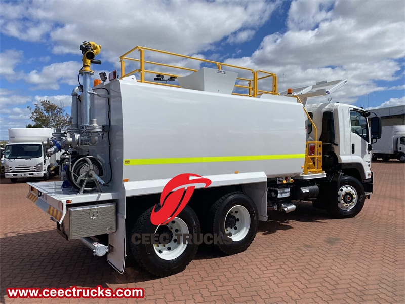 Isuzu water bowser with fire monitor