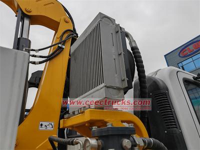 Isuzu KV600 garbage truck with hydraulic crane