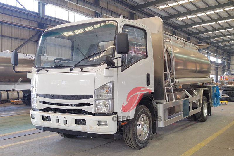 Isuzu ELF Rechtslenker-Kraftstofftankwagen aus Aluminiumlegierung