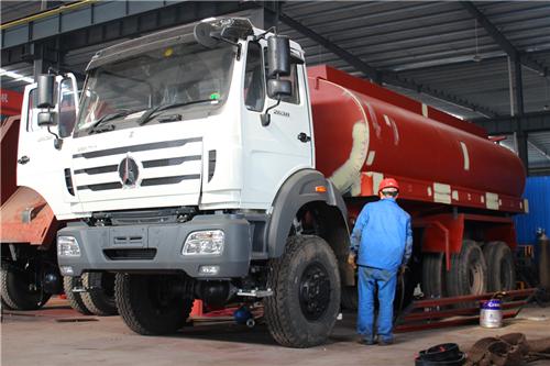 Wie baut man einen qualitativ hochwertigen Beiben-Wassertankwagen?