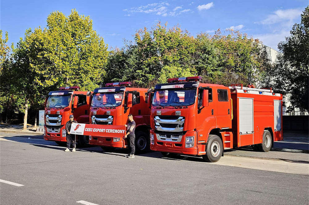 Kambodscha-Kunde kauft 3 Einheiten ISUZU GIGA Schaumstoff-Feuerwehrauto