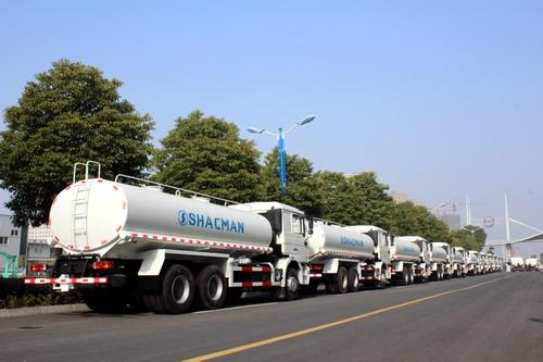 30 Einheiten Shacman-Wasser-LKW-Export nach Angola